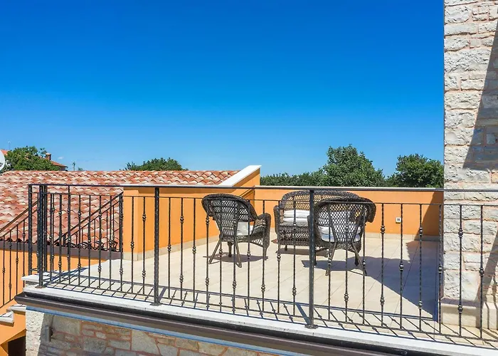 Ivka 펜션 풀라